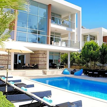 别墅 Islamlar Sleeps 8 Pool Air Con Wifi *
