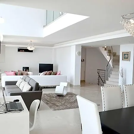 Islamlar Sleeps 8 Pool Air Con Wifi 别墅