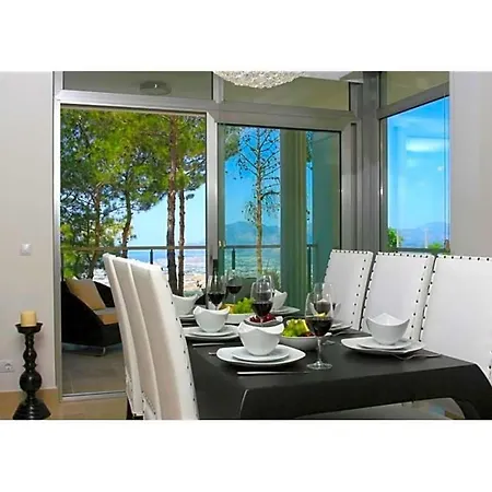 别墅 Islamlar Sleeps 8 Pool Air Con Wifi
